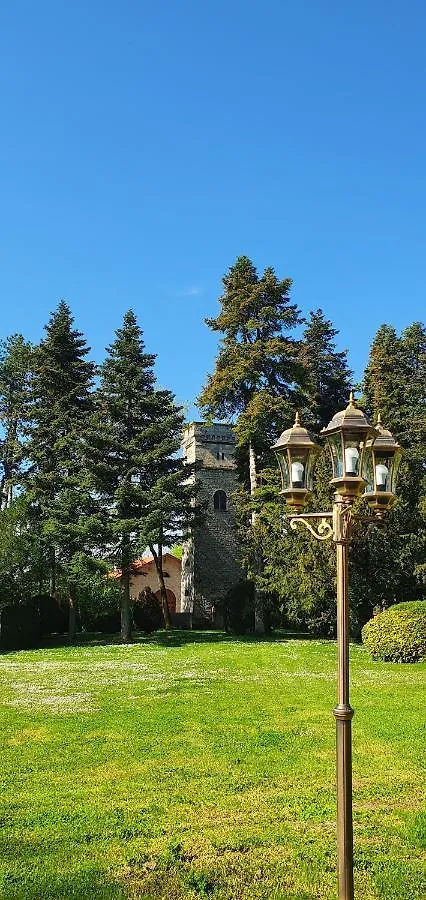 Domaine des Cèdres - Logis Hôtel, Résidence, Gîtes et Insolites Villebois