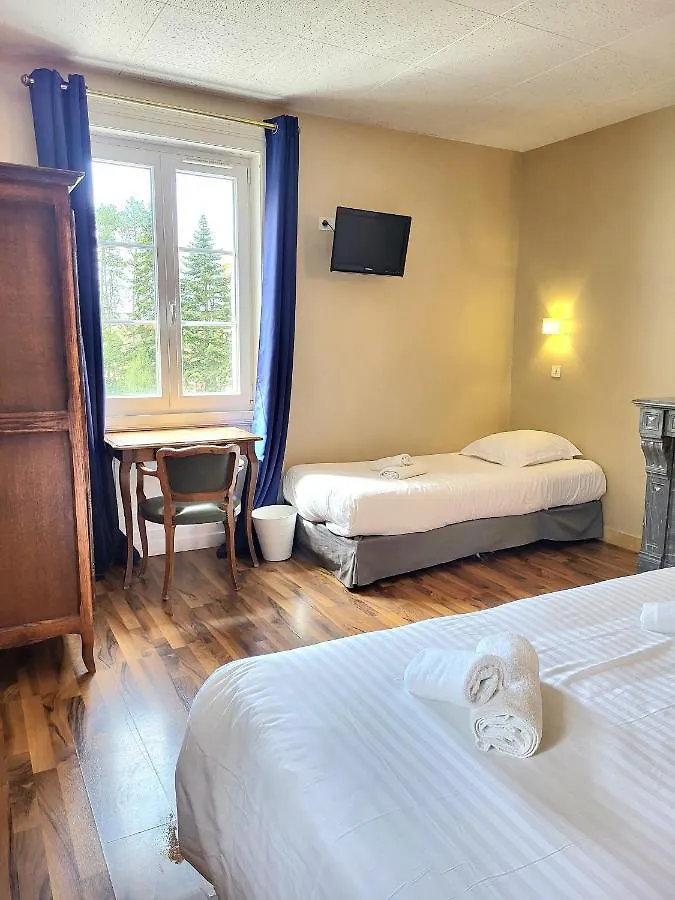 Hotell Domaine Des Cedres - Hotel, Gites Et Insolites Villebois