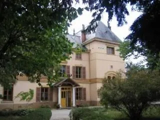 Domaine des Cèdres - Logis Hôtel, Résidence, Gîtes et Insolites Villebois 3*,  Francia