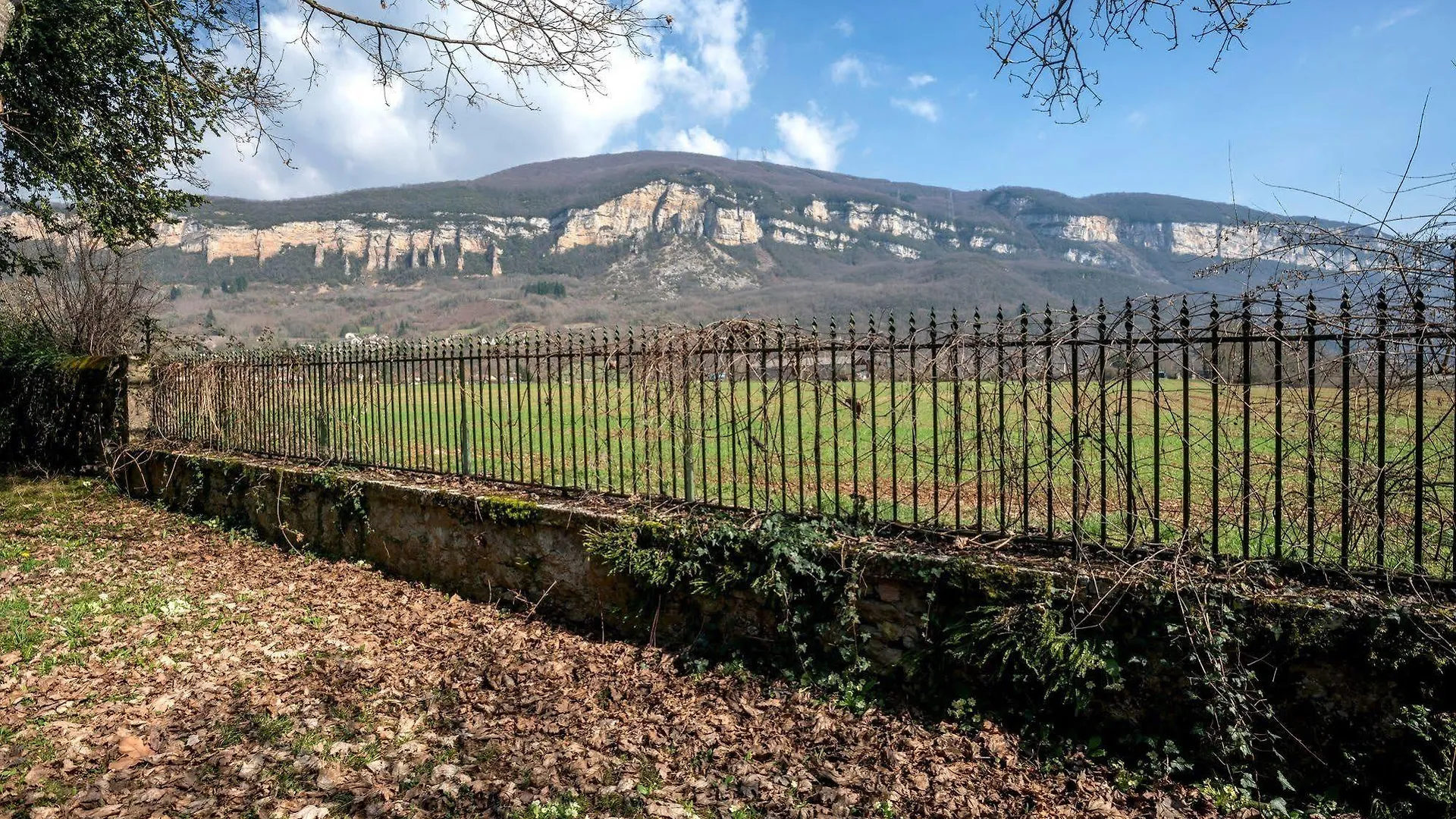 Domaine Des Cedres - Hotel, Gites Et Insolites Вильбуа 3*,