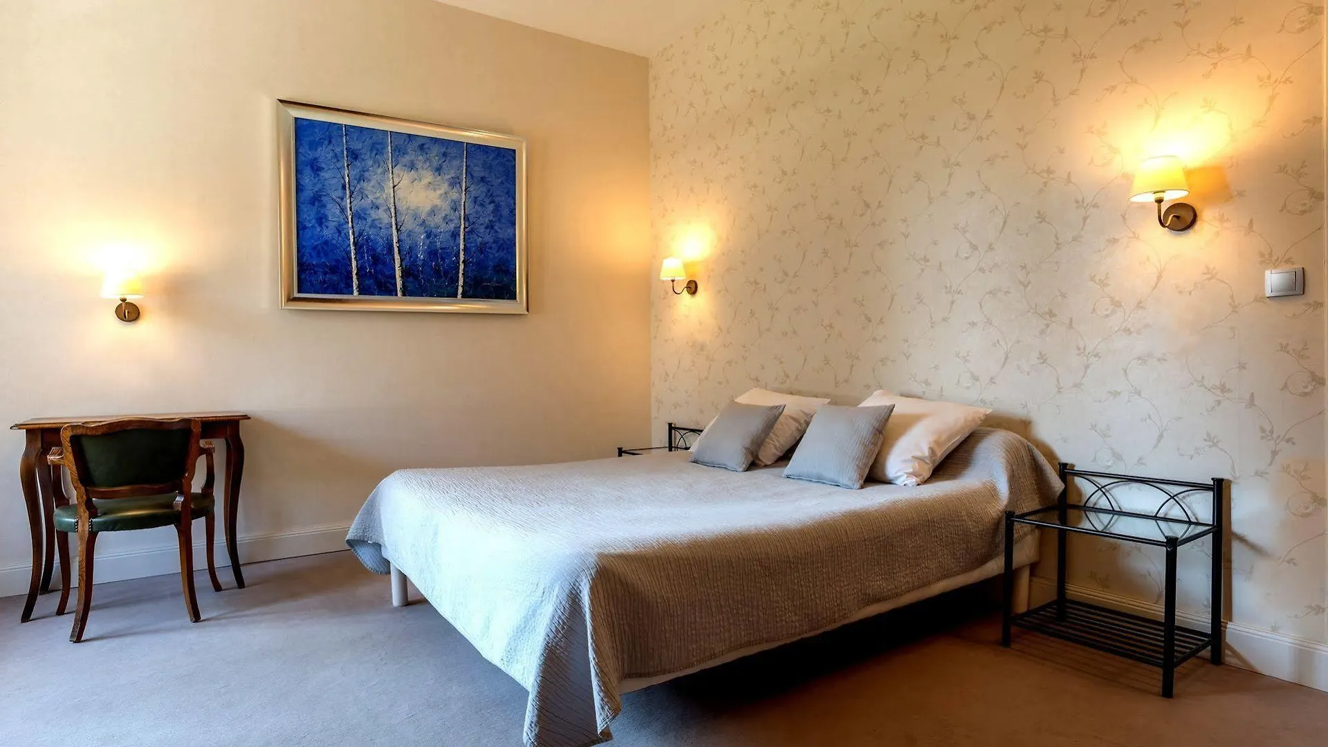 Domaine Des Cedres - Hotel, Gites Et Insolites Villebois 3*,