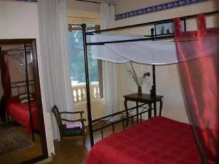 Domaine Des Cedres - Hotel, Gites Et Insolites Villebois 호텔
